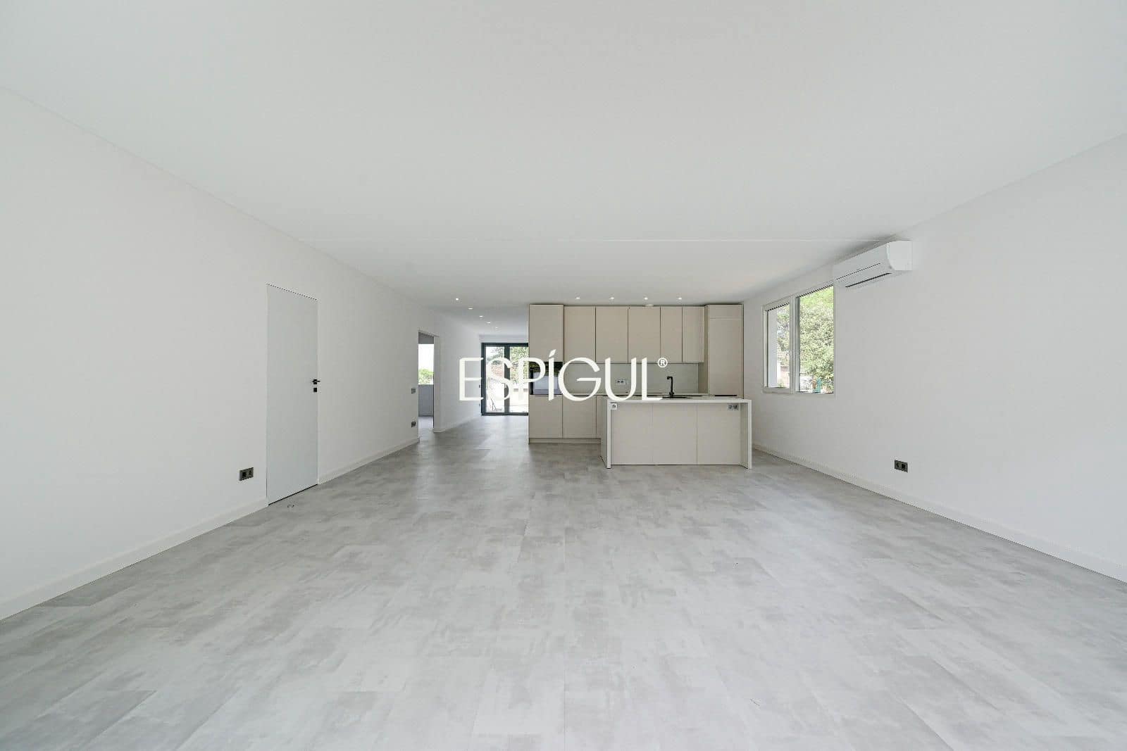 4 soveværelse Villa til salg i Llagostera med swimmingpool garage - € 435.000 (Ref: 10016120)