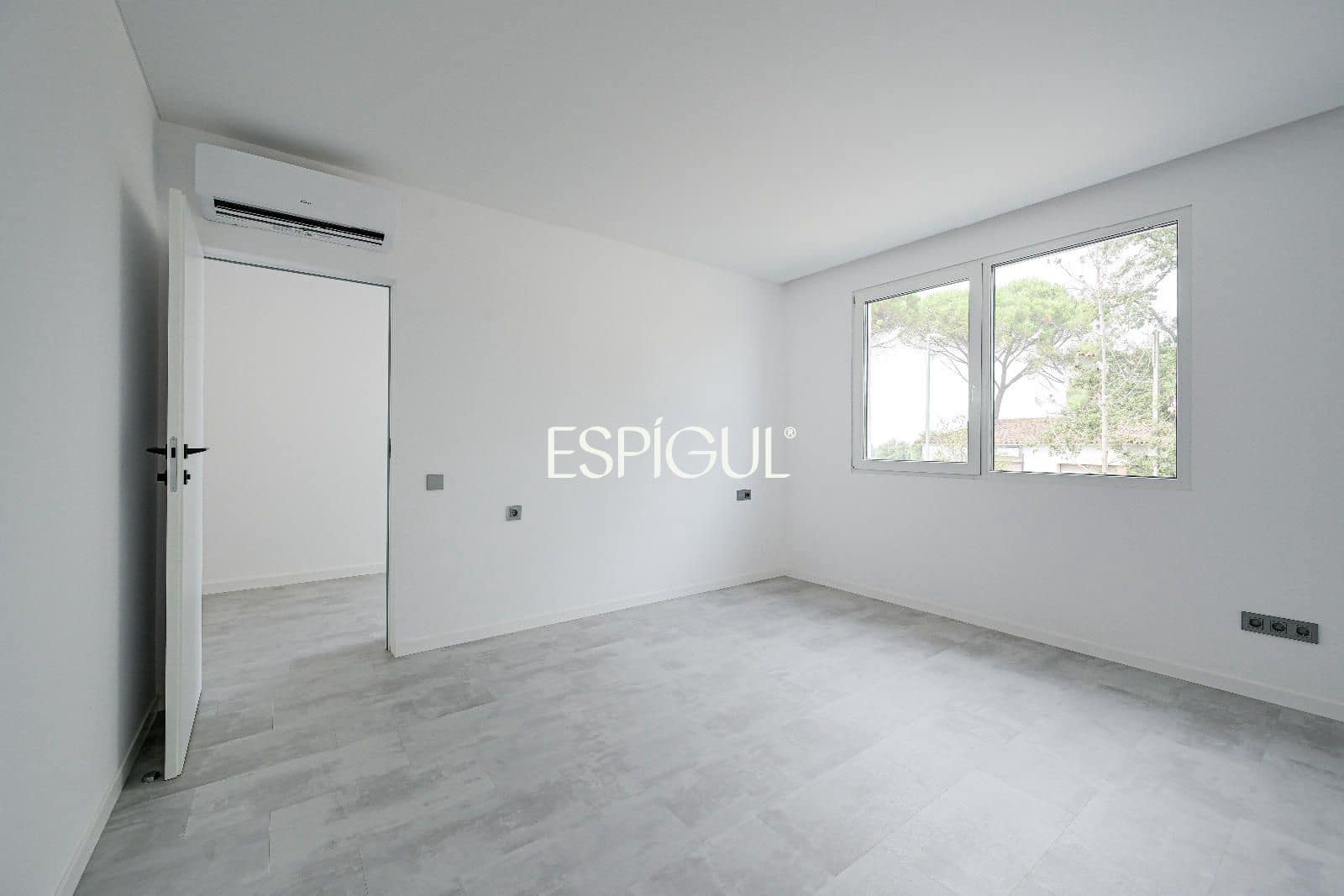 4 soveværelse Villa til salg i Llagostera med swimmingpool garage - € 435.000 (Ref: 10016120)