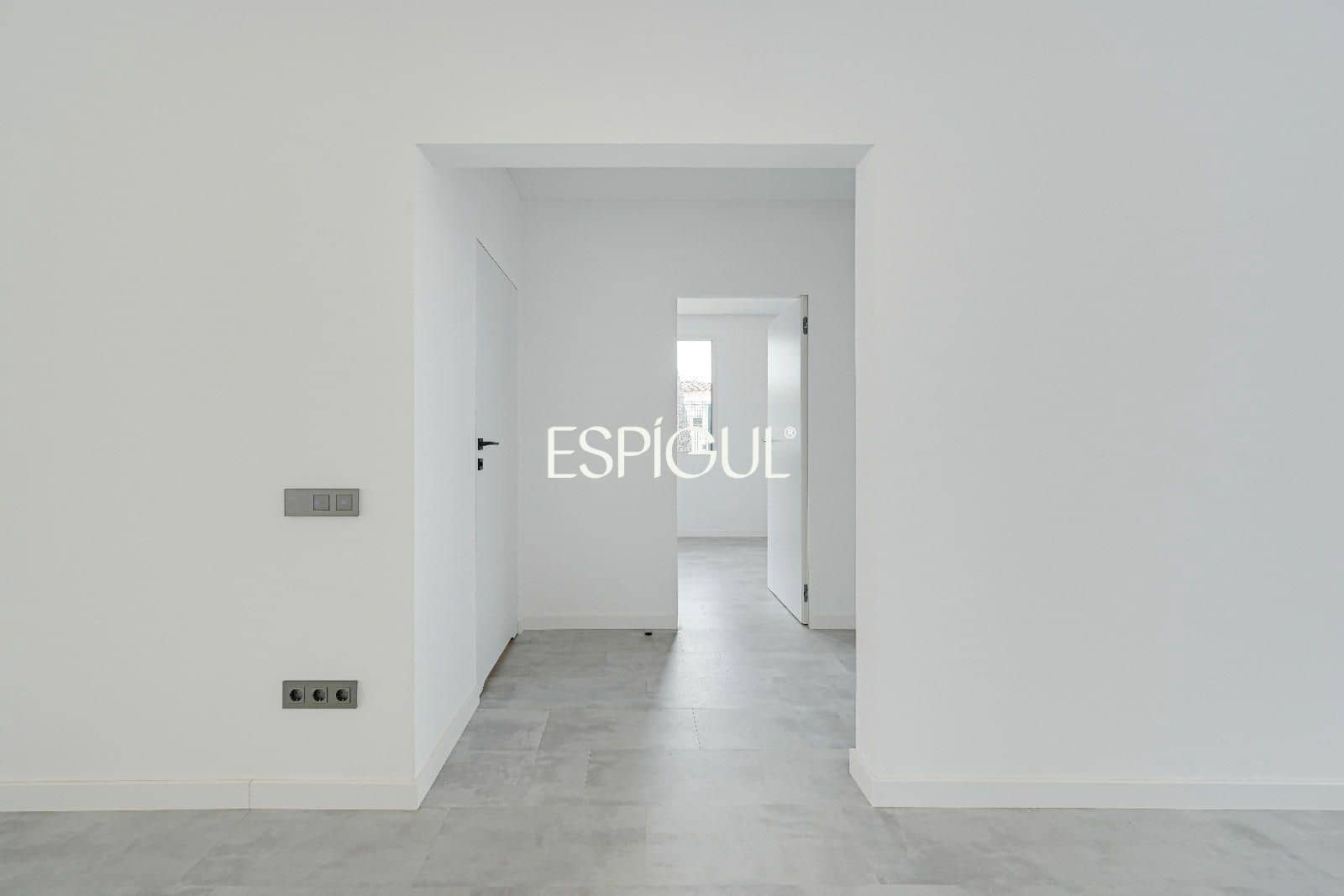 4 soveværelse Villa til salg i Llagostera med swimmingpool garage - € 435.000 (Ref: 10016120)