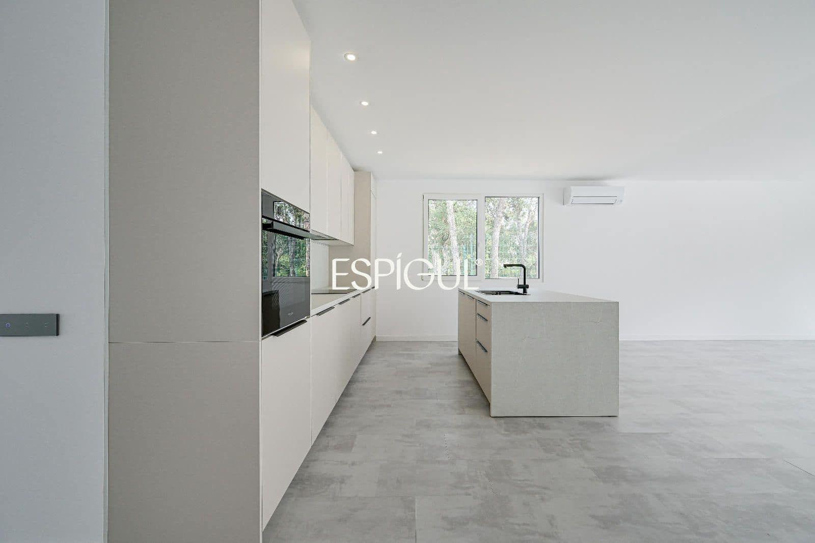 4 soveværelse Villa til salg i Llagostera med swimmingpool garage - € 435.000 (Ref: 10016120)