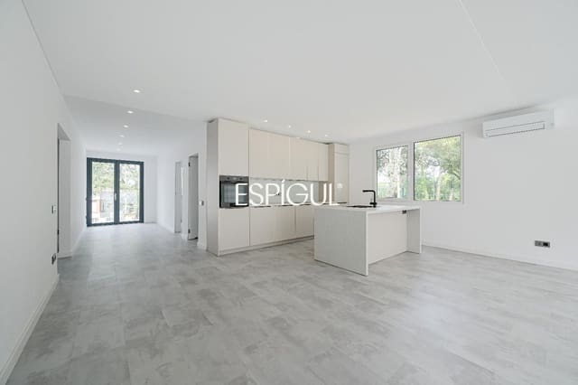 Chalet de 4 habitaciones en Llagostera en venta con piscina garaje - 435.000 € (Ref: 10016120)