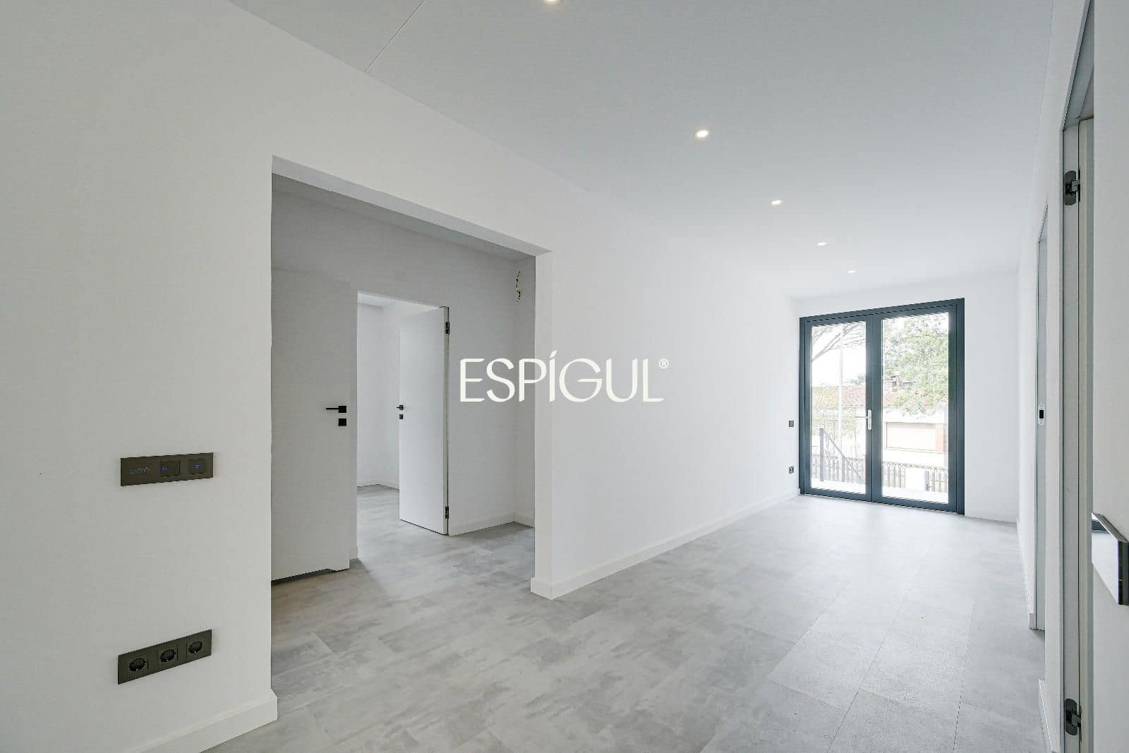 4 soveværelse Villa til salg i Llagostera med swimmingpool garage - € 435.000 (Ref: 10016120)