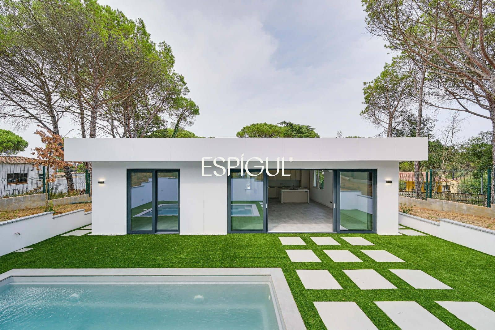 4 soveværelse Villa til salg i Llagostera med swimmingpool garage - € 435.000 (Ref: 10016120)