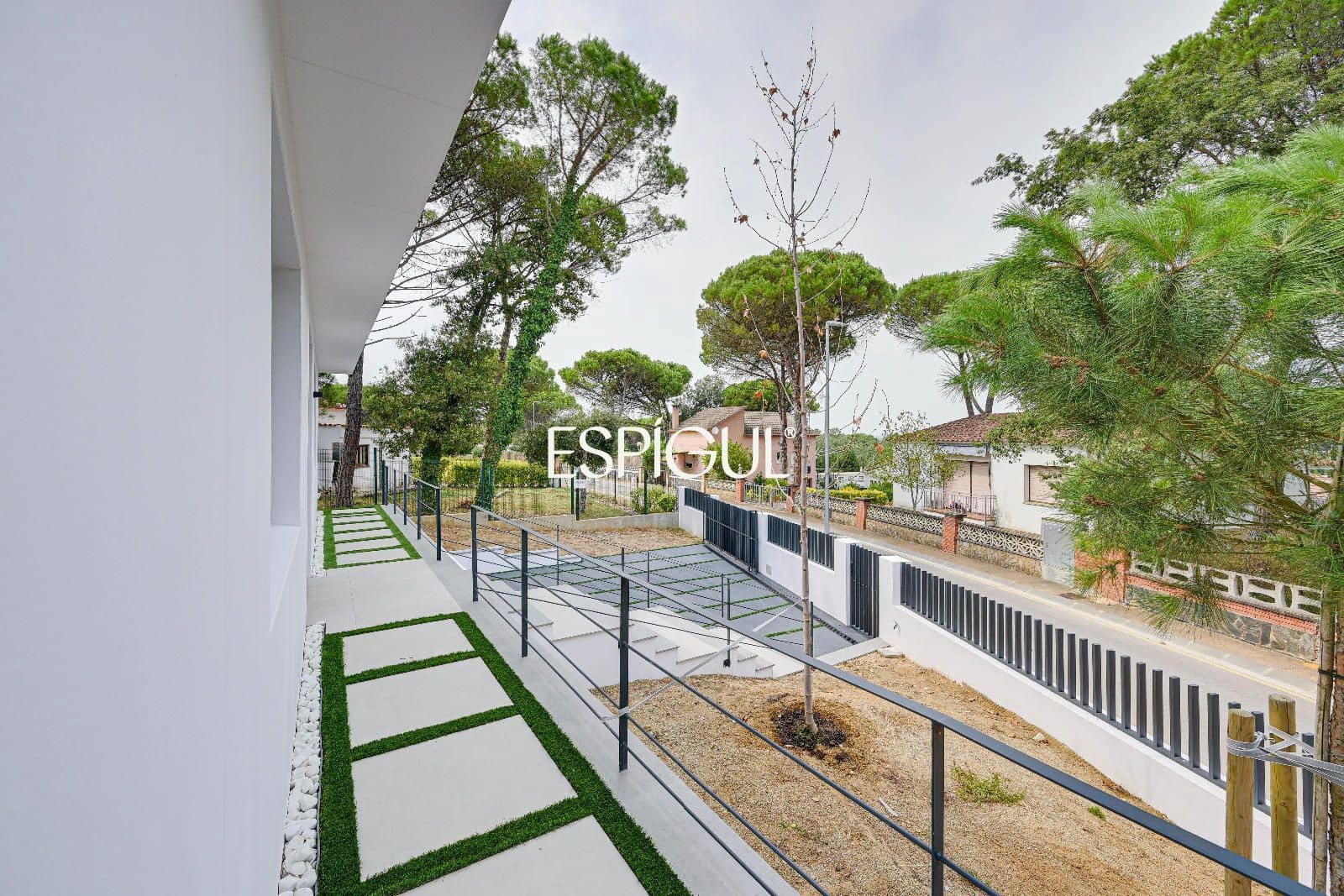4 soveværelse Villa til salg i Llagostera med swimmingpool garage - € 435.000 (Ref: 10016120)