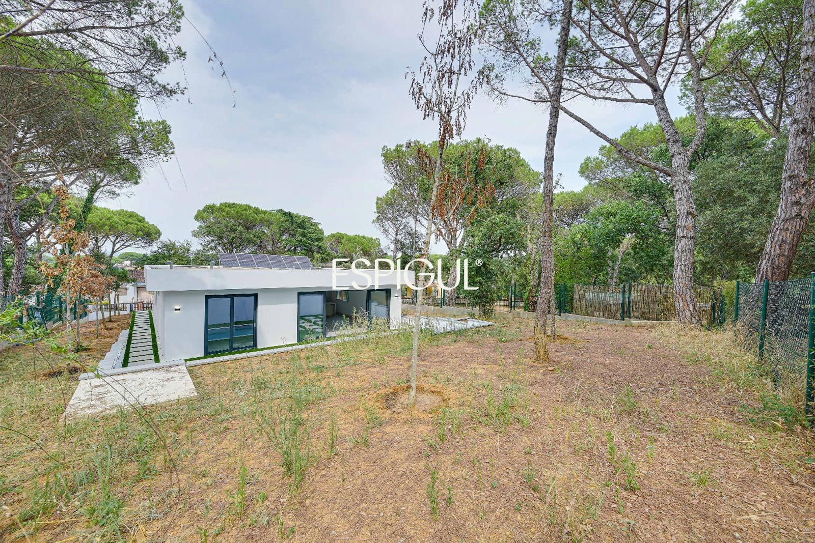 4 soveværelse Villa til salg i Llagostera med swimmingpool garage - € 435.000 (Ref: 10016120)