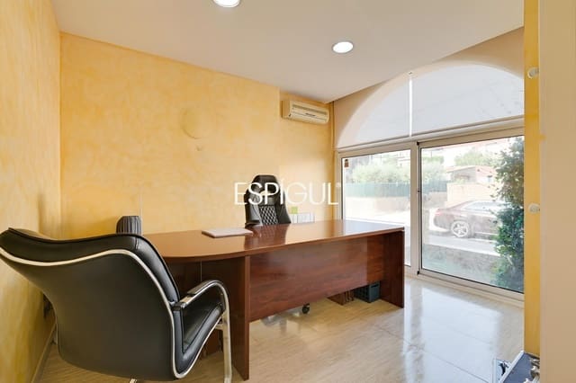 4 soverom Villa til salgs i La Bisbal d'Empordà med garasje - € 520 000 (Ref: 10024696)