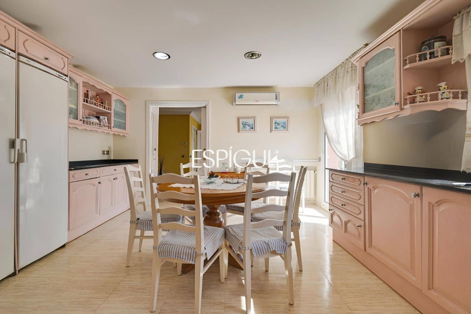 4 soveværelse Villa til salg i La Bisbal d'Emporda med garage - € 520.000 (Ref: 10024696)