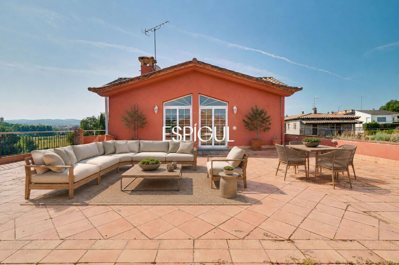 4 soveværelse Villa til salg i La Bisbal d'Emporda med garage - € 520.000 (Ref: 10024696)