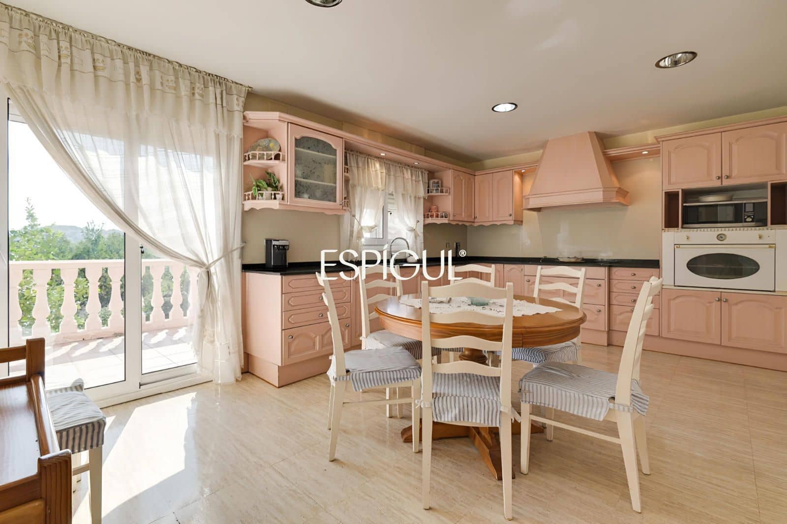 4 soveværelse Villa til salg i La Bisbal d'Emporda med garage - € 520.000 (Ref: 10024696)