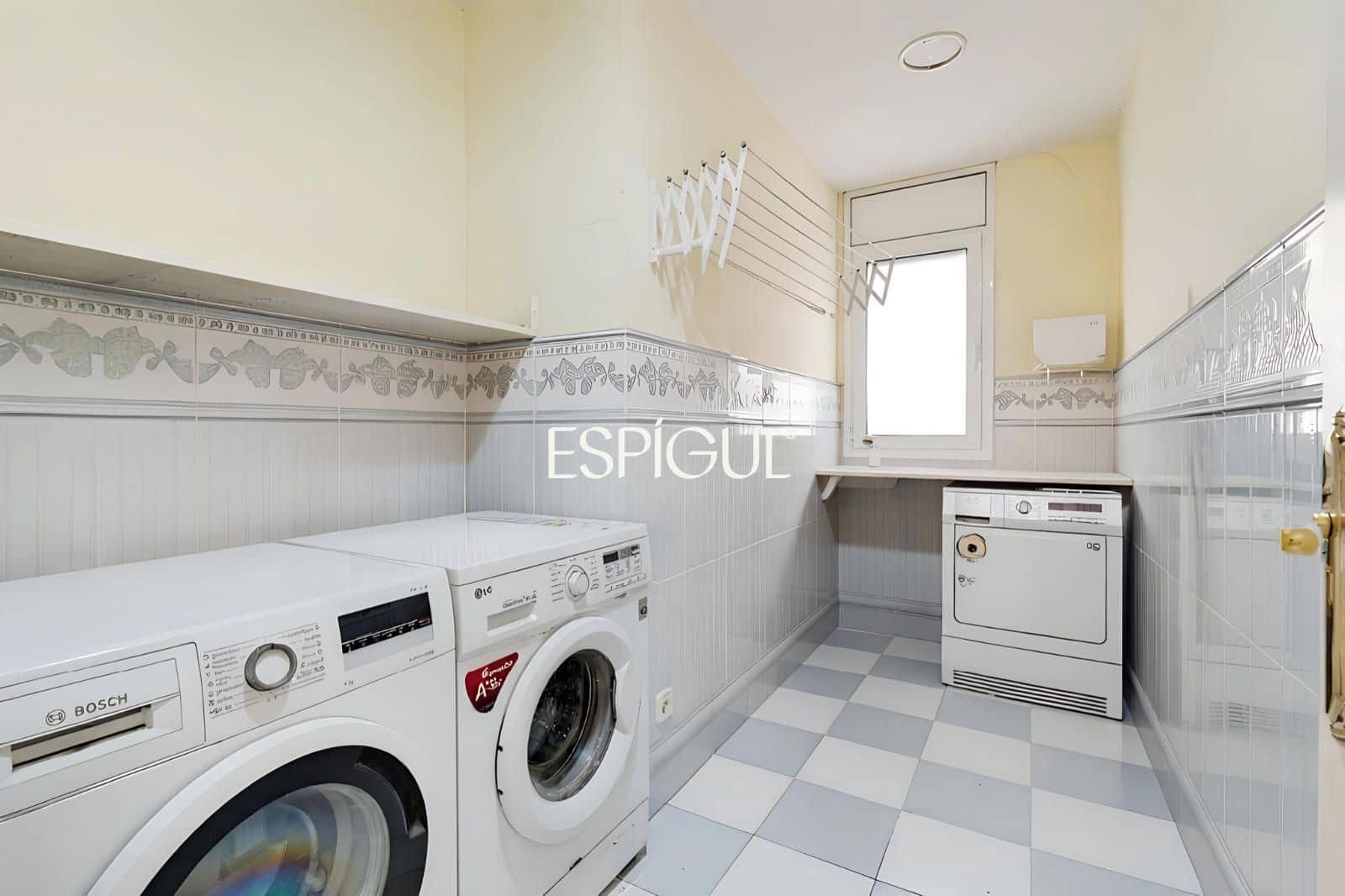 4 soveværelse Villa til salg i La Bisbal d'Emporda med garage - € 520.000 (Ref: 10024696)