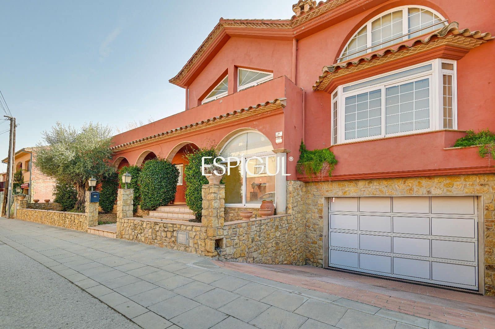 4 soveværelse Villa til salg i La Bisbal d'Emporda med garage - € 520.000 (Ref: 10024696)
