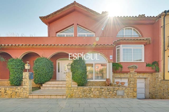 4 soverom Villa til salgs i La Bisbal d'Empordà med garasje - € 520 000 (Ref: 10024696)