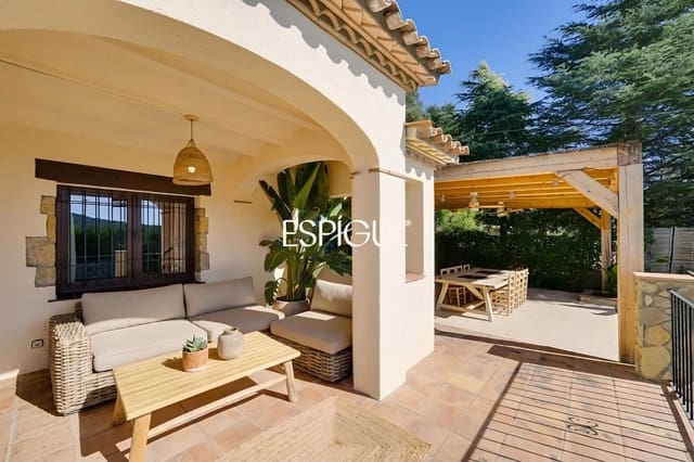 4 slaapkamer Villa te koop in Calonge i Sant Antoni met zwembad garage - € 695.000 (Ref: 10085038)