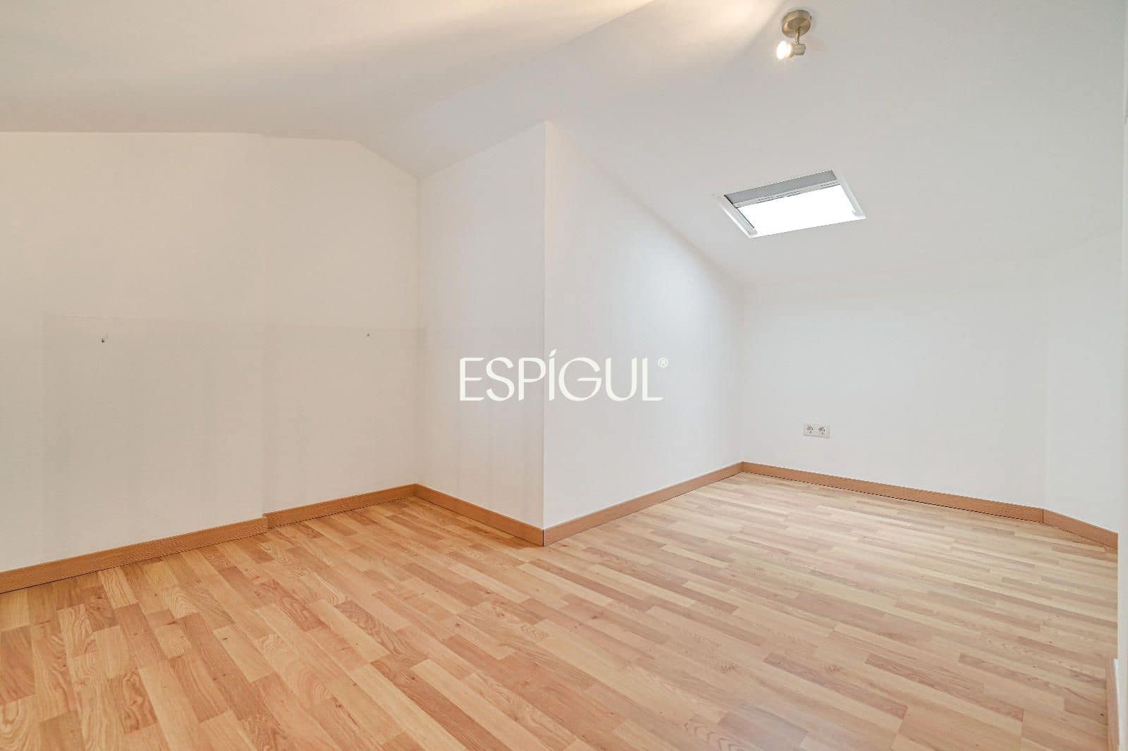 3 soveværelse Byhus til salg i La Bisbal d'Emporda med garage - € 330.000 (Ref: 10108698)