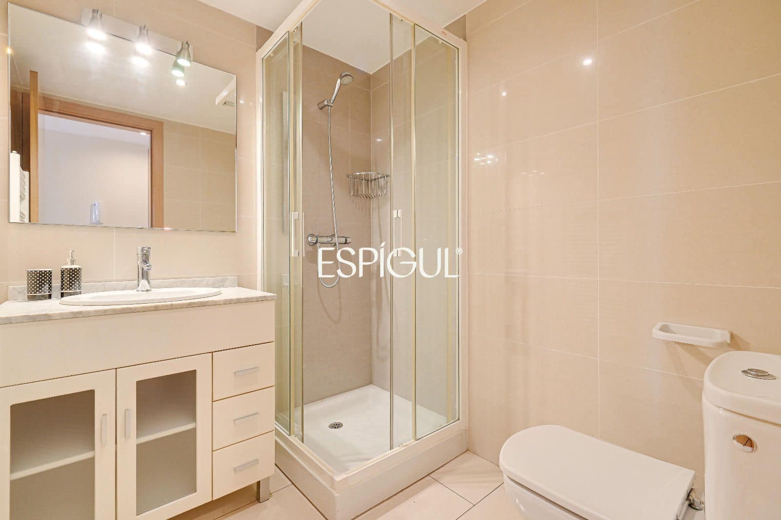 3 soveværelse Byhus til salg i La Bisbal d'Emporda med garage - € 330.000 (Ref: 10108698)