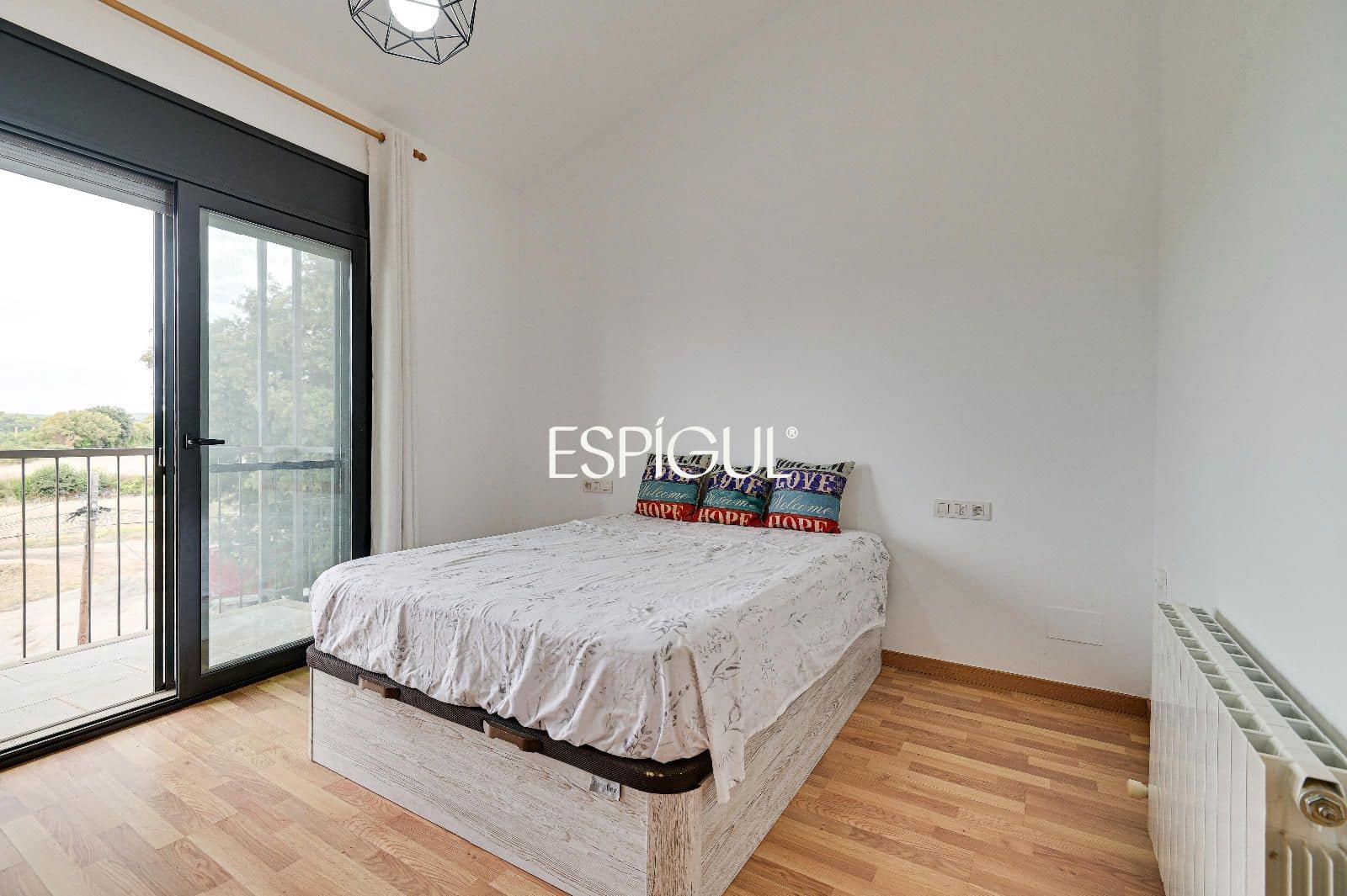 3 soveværelse Byhus til salg i La Bisbal d'Emporda med garage - € 330.000 (Ref: 10108698)