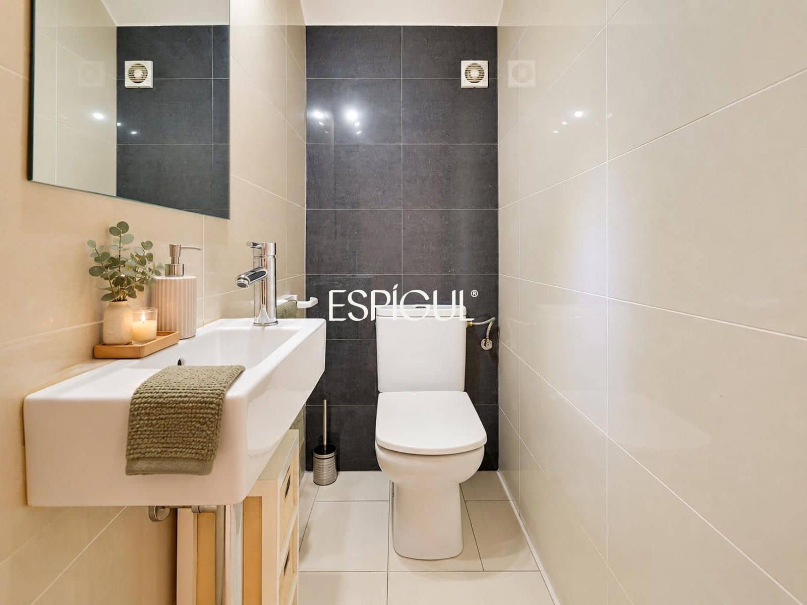 3 soveværelse Byhus til salg i La Bisbal d'Emporda med garage - € 330.000 (Ref: 10108698)