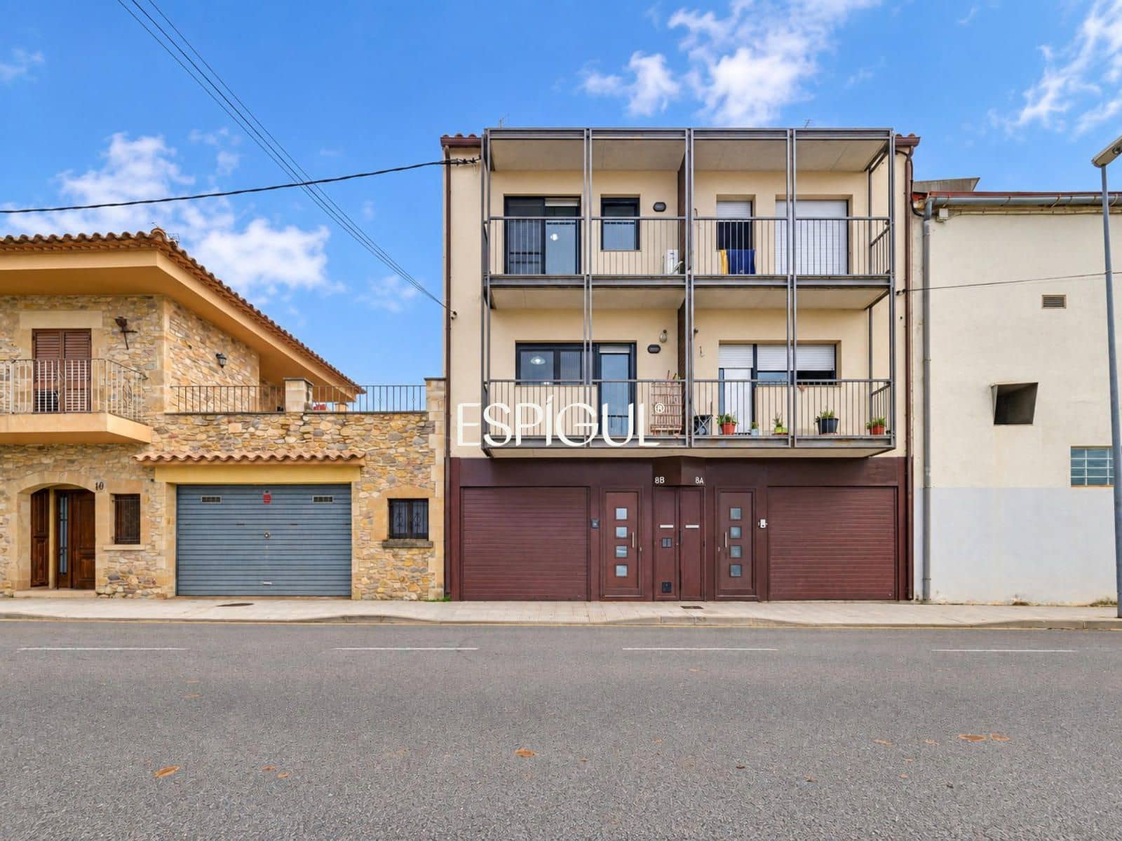 3 soveværelse Byhus til salg i La Bisbal d'Emporda med garage - € 330.000 (Ref: 10108698)