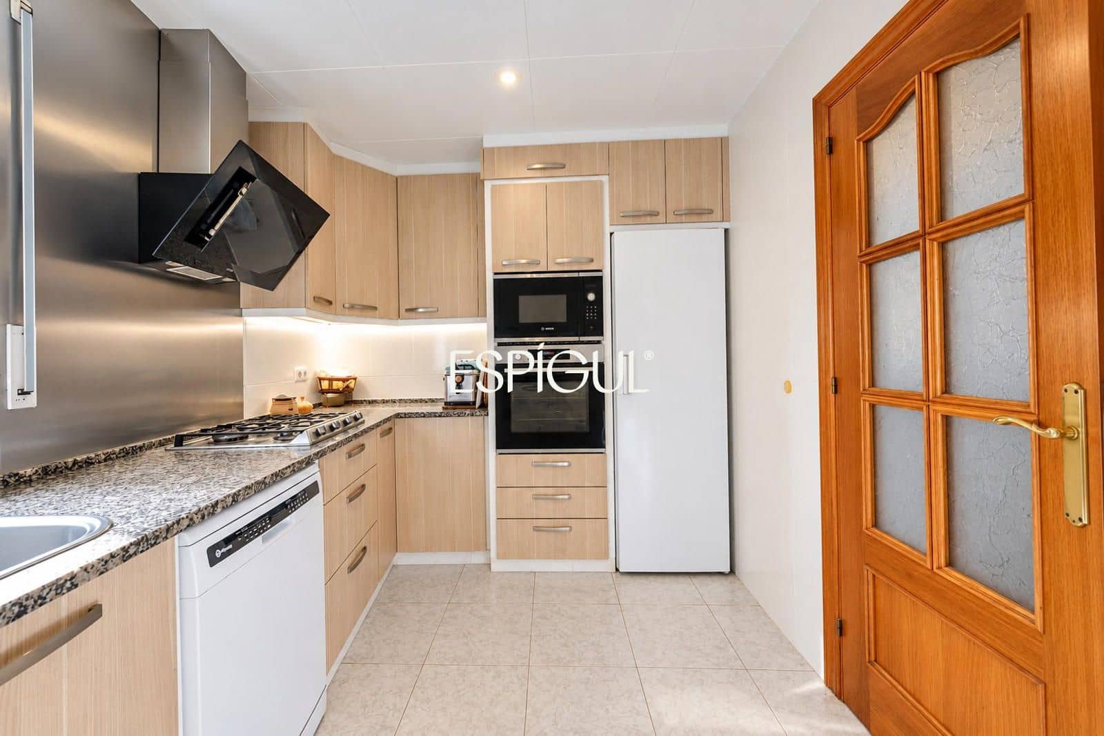 4 soveværelse Byhus til salg i Sant Feliu de Guixols med garage - € 450.000 (Ref: 10170445)