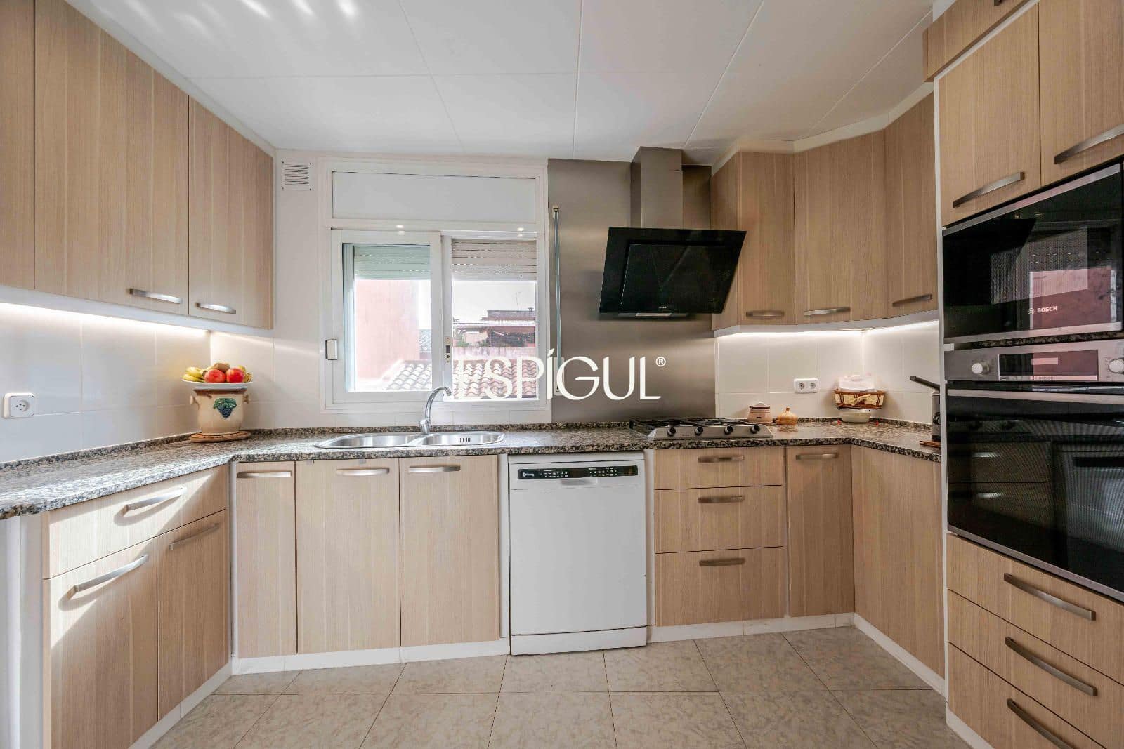 4 soveværelse Byhus til salg i Sant Feliu de Guixols med garage - € 450.000 (Ref: 10170445)