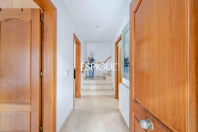 4 soveværelse Byhus til salg i Sant Feliu de Guíxols med garage - € 450.000 (Ref: 10170445)