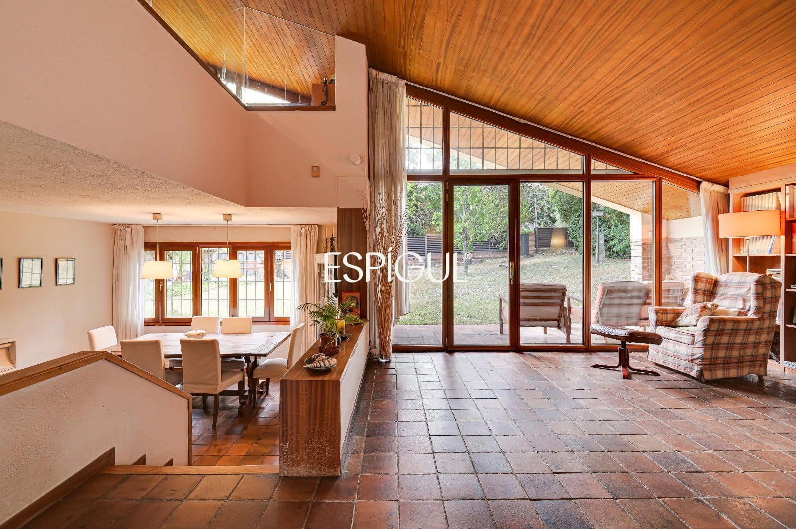 5 bedroom Villa for sale in Bellaterra with pool garage - € 1,050,000 (Ref: 10016123)
