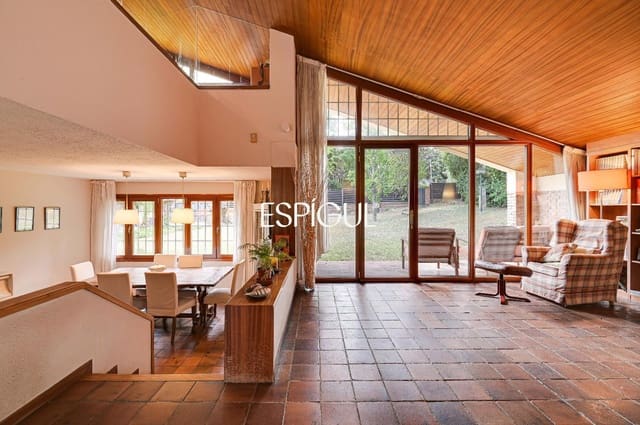 5 bedroom Villa for sale in Bellaterra, Cerdanyola del Vallès with pool garage - € 1,050,000 (Ref: 10016123)