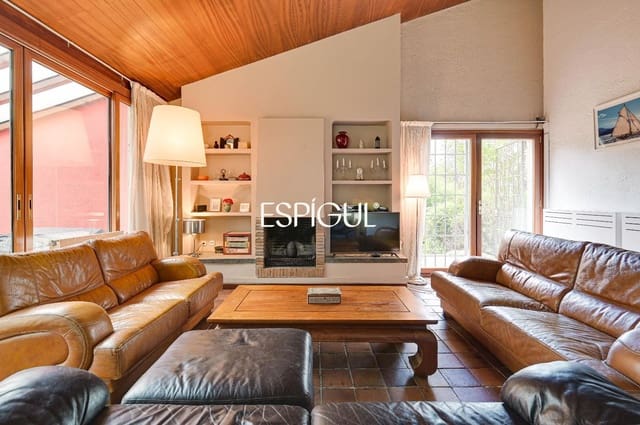 5 bedroom Villa for sale in Bellaterra, Cerdanyola del Vallès with pool garage - € 1,050,000 (Ref: 10016123)