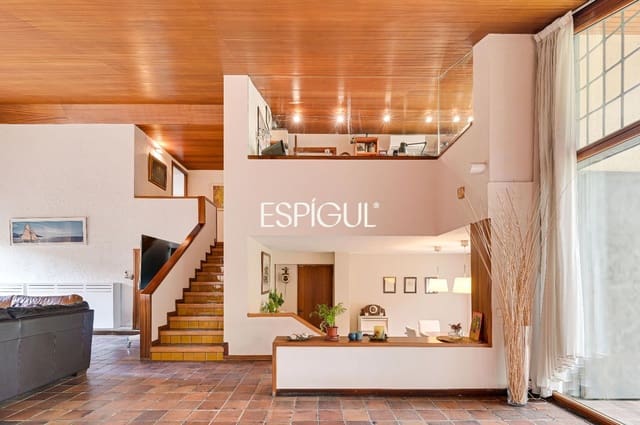 5 bedroom Villa for sale in Bellaterra, Cerdanyola del Vallès with pool garage - € 1,050,000 (Ref: 10016123)