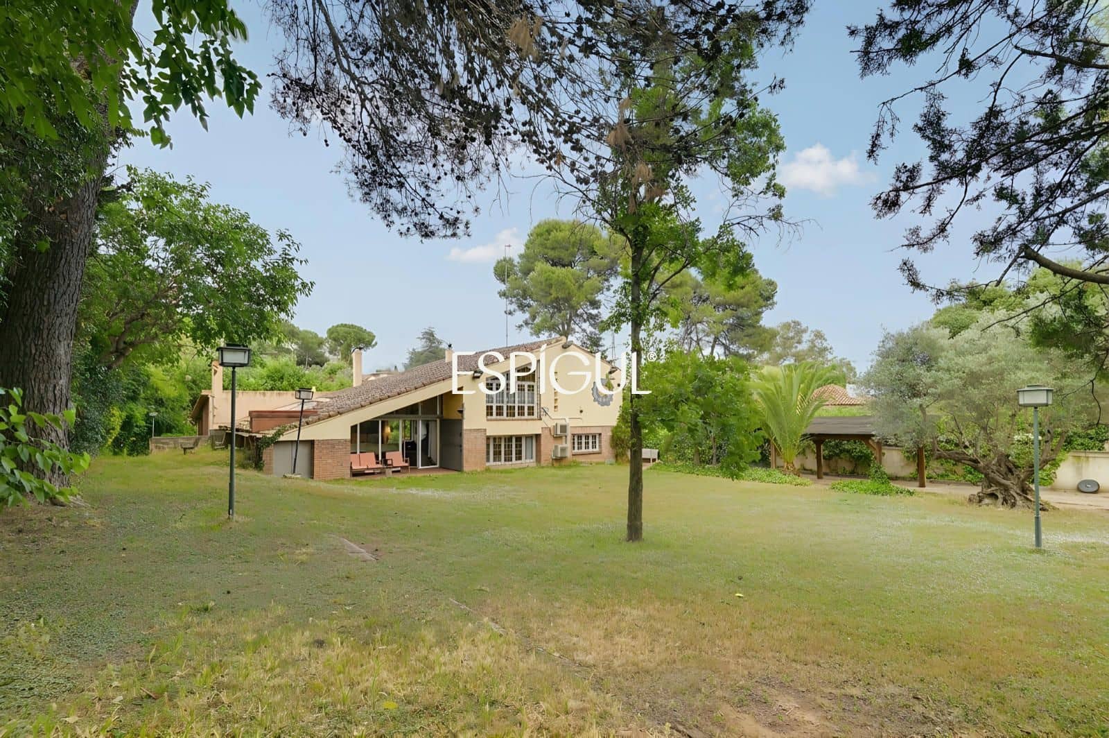 5 bedroom Villa for sale in Bellaterra with pool garage - € 1,050,000 (Ref: 10016123)