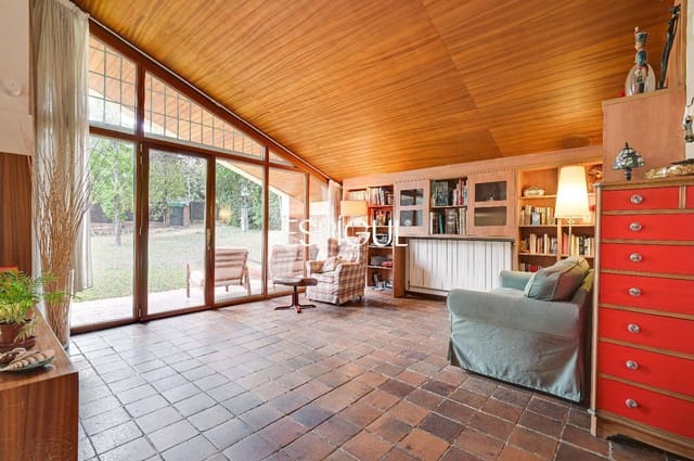 5 bedroom Villa for sale in Bellaterra, Cerdanyola del Vallès with pool garage - € 1,050,000 (Ref: 10016123)