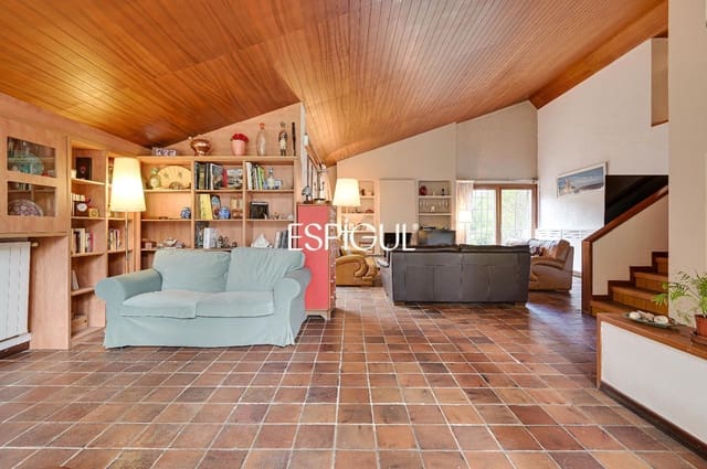 5 bedroom Villa for sale in Bellaterra, Cerdanyola del Vallès with pool garage - € 1,050,000 (Ref: 10016123)