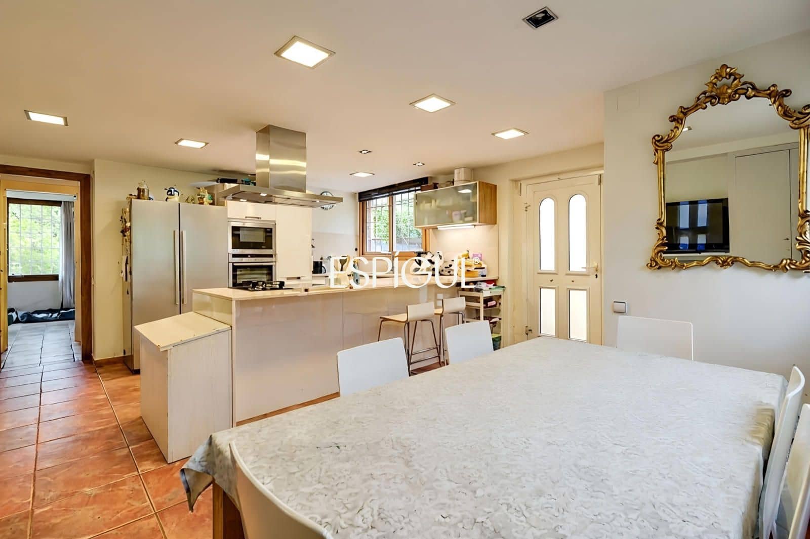5 bedroom Villa for sale in Bellaterra with pool garage - € 1,050,000 (Ref: 10016123)