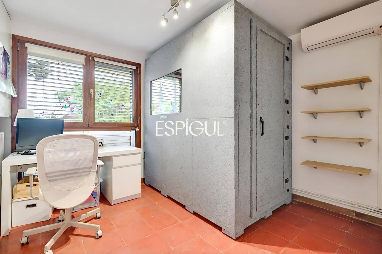 5 bedroom Villa for sale in Bellaterra with pool garage - € 1,050,000 (Ref: 10016123)