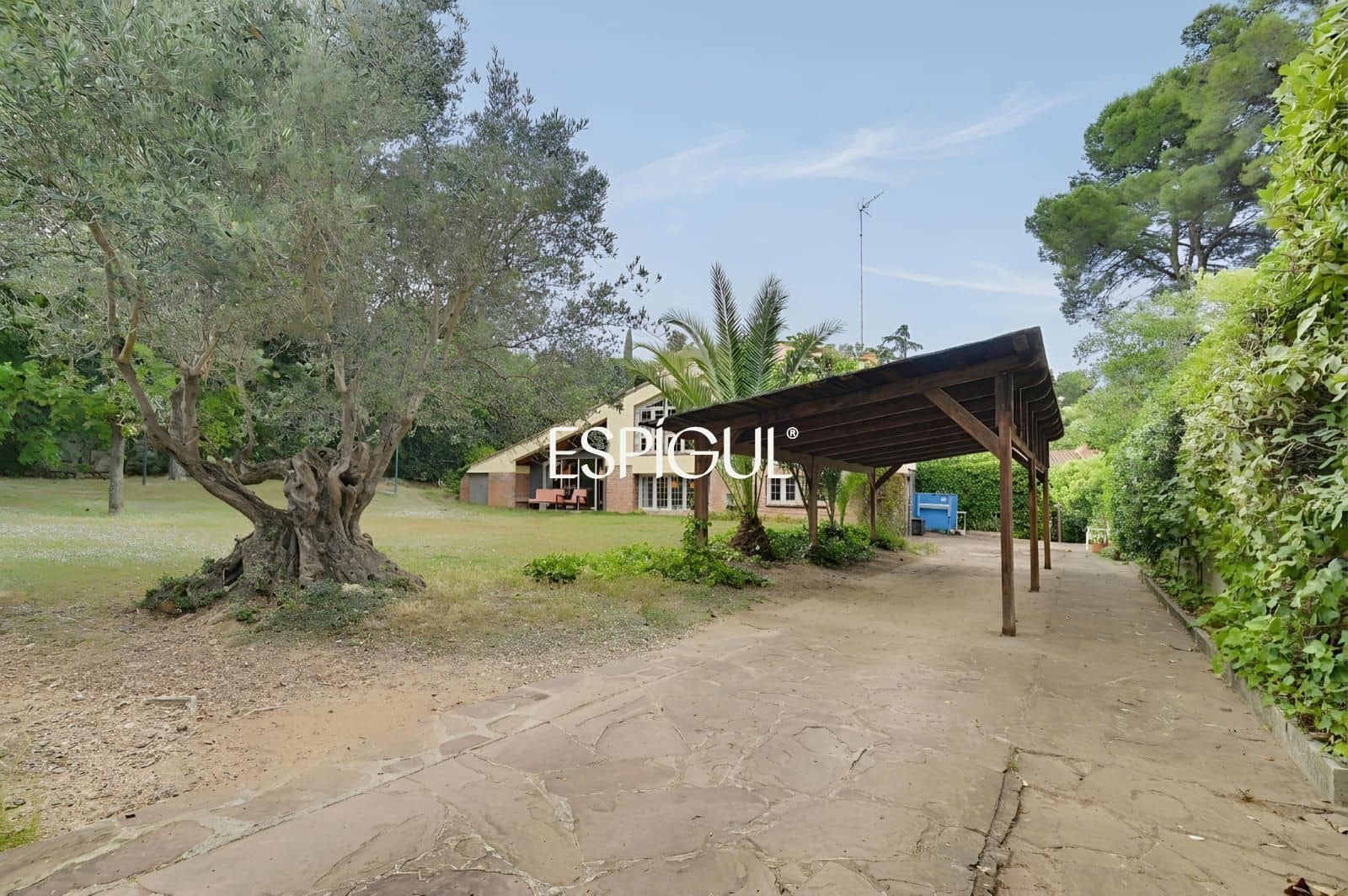 5 bedroom Villa for sale in Bellaterra with pool garage - € 1,050,000 (Ref: 10016123)