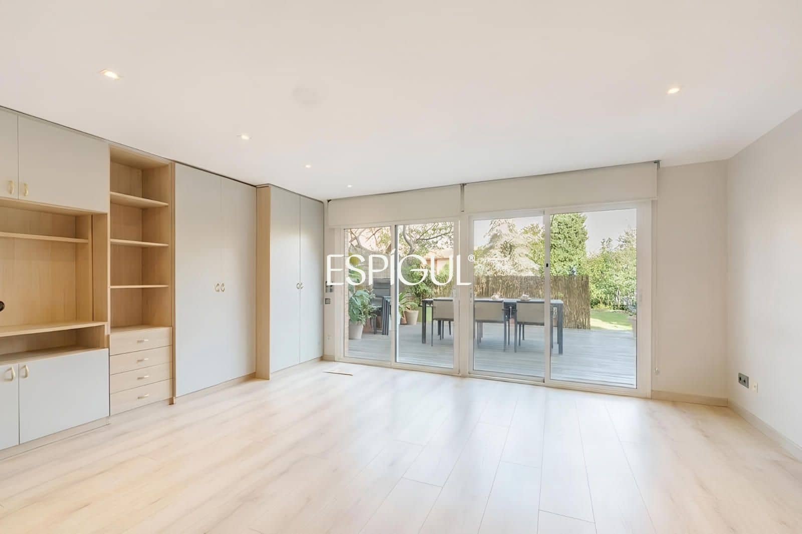 4 sypialnia Dom na sprzedaż w Sant Cugat del Valles z basenem garażem - 1 195 000 € (Ref: 10016124)