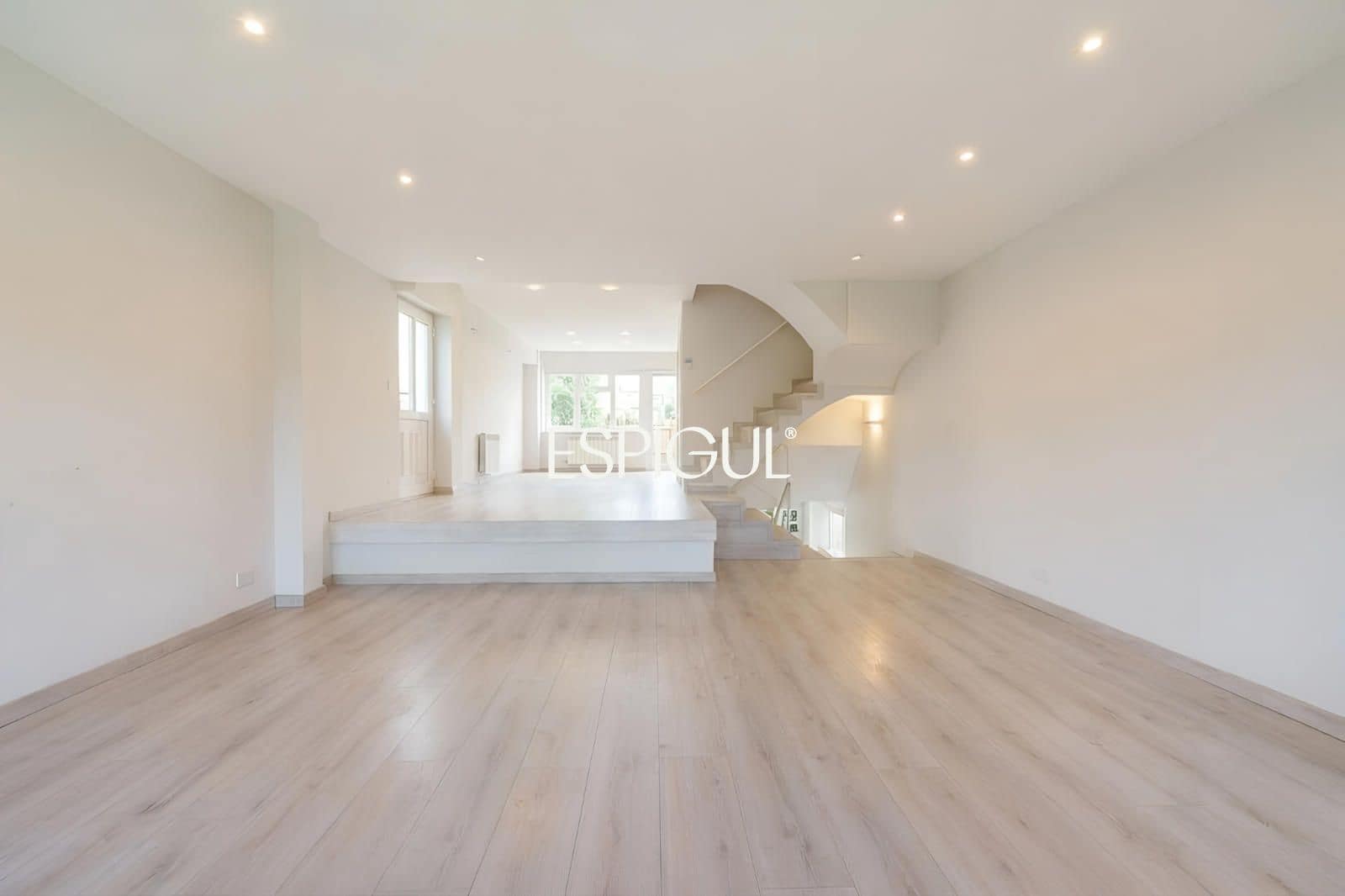 4 sypialnia Dom na sprzedaż w Sant Cugat del Valles z basenem garażem - 1 195 000 € (Ref: 10016124)