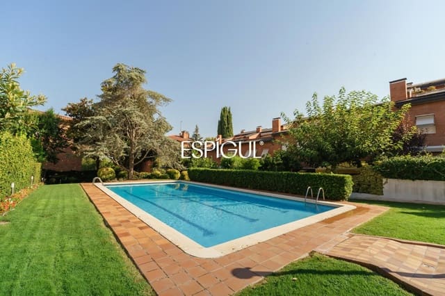 4 sypialnia Dom na sprzedaż w Sant Cugat del Vallès z basenem garażem - 1 195 000 € (Ref: 10016124)