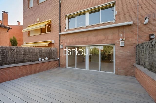 4 sypialnia Dom na sprzedaż w Sant Cugat del Vallès z basenem garażem - 1 195 000 € (Ref: 10016124)