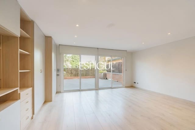 4 sypialnia Dom na sprzedaż w Sant Cugat del Vallès z basenem garażem - 1 195 000 € (Ref: 10016124)