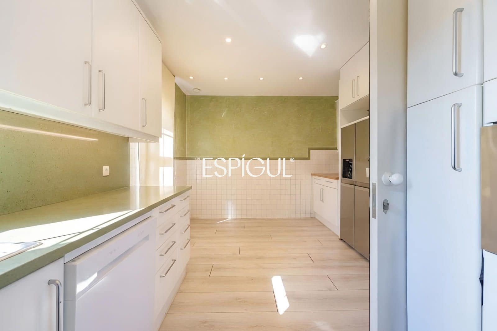 4 sypialnia Dom na sprzedaż w Sant Cugat del Valles z basenem garażem - 1 195 000 € (Ref: 10016124)
