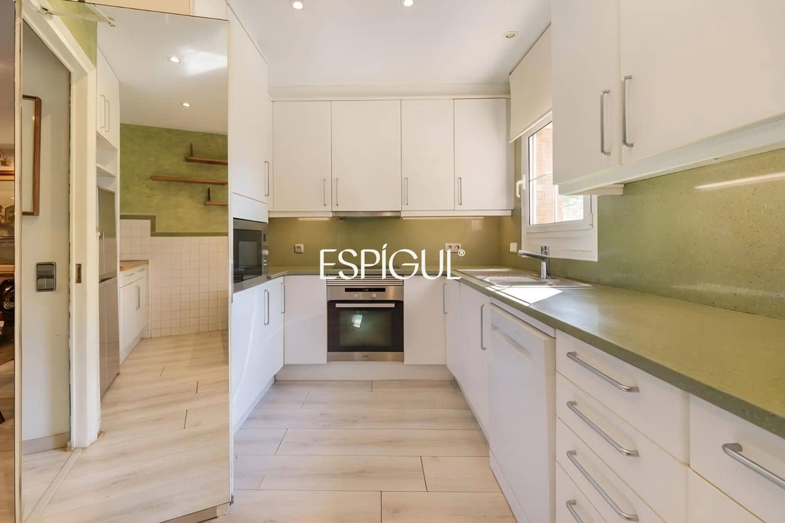 4 sypialnia Dom na sprzedaż w Sant Cugat del Valles z basenem garażem - 1 195 000 € (Ref: 10016124)