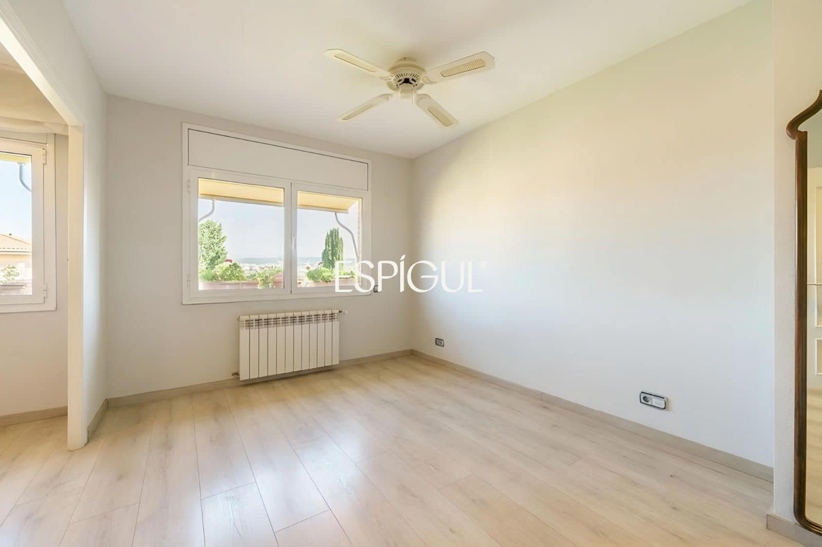 4 sypialnia Dom na sprzedaż w Sant Cugat del Valles z basenem garażem - 1 195 000 € (Ref: 10016124)