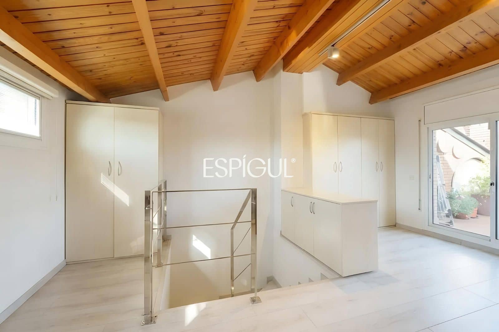 4 sypialnia Dom na sprzedaż w Sant Cugat del Valles z basenem garażem - 1 195 000 € (Ref: 10016124)