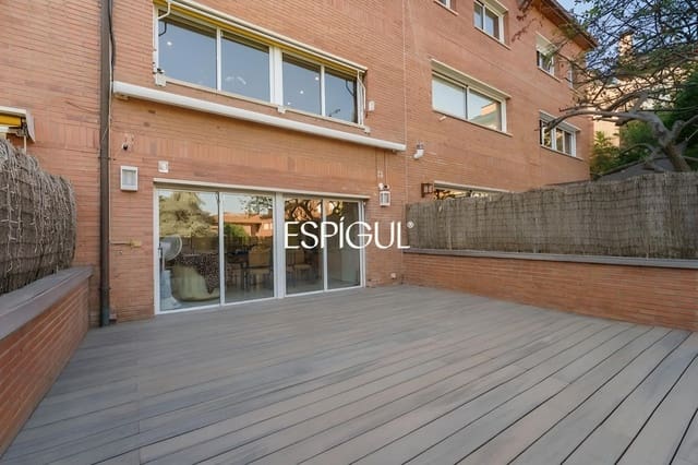 4 sypialnia Dom na sprzedaż w Sant Cugat del Vallès z basenem garażem - 1 195 000 € (Ref: 10016124)
