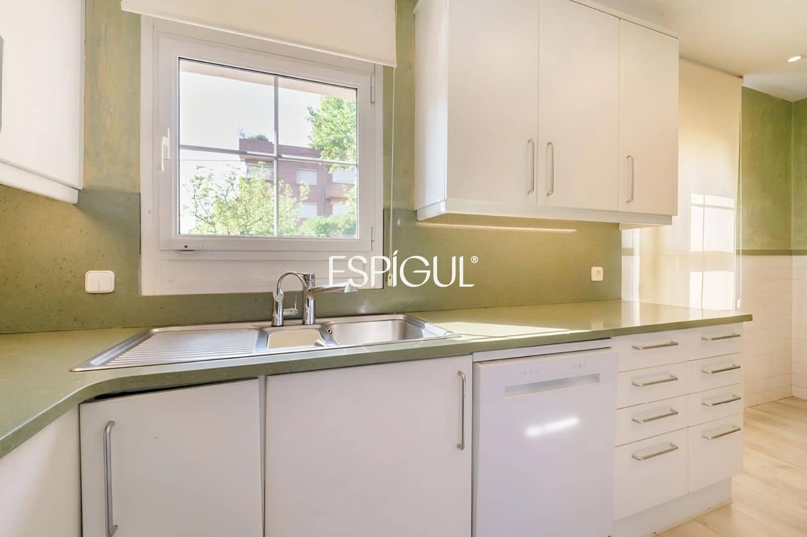 4 sypialnia Dom na sprzedaż w Sant Cugat del Valles z basenem garażem - 1 195 000 € (Ref: 10016124)