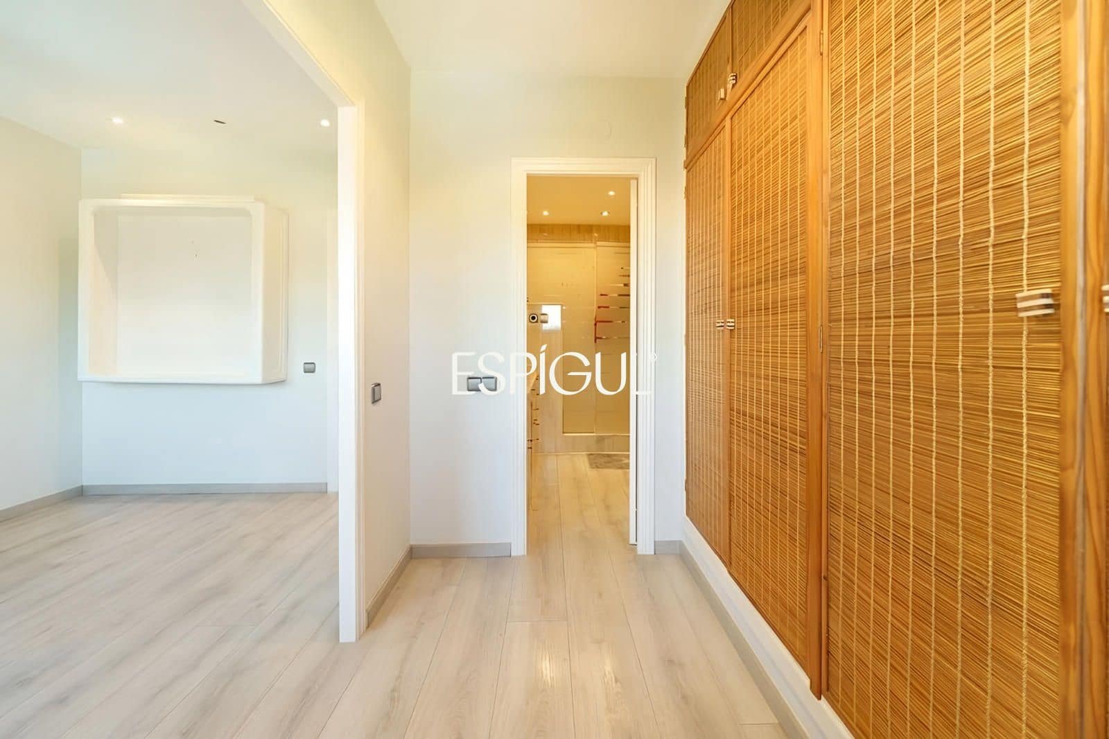 4 sypialnia Dom na sprzedaż w Sant Cugat del Valles z basenem garażem - 1 195 000 € (Ref: 10016124)