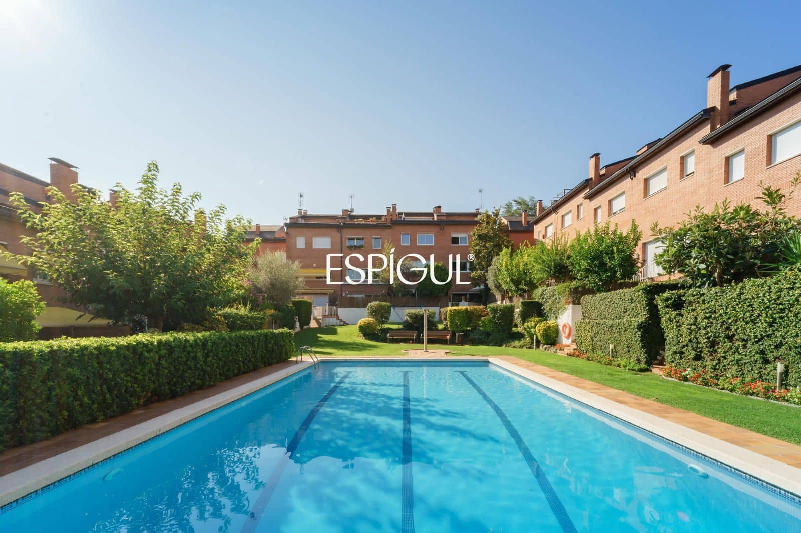 4 sypialnia Dom na sprzedaż w Sant Cugat del Valles z basenem garażem - 1 195 000 € (Ref: 10016124)