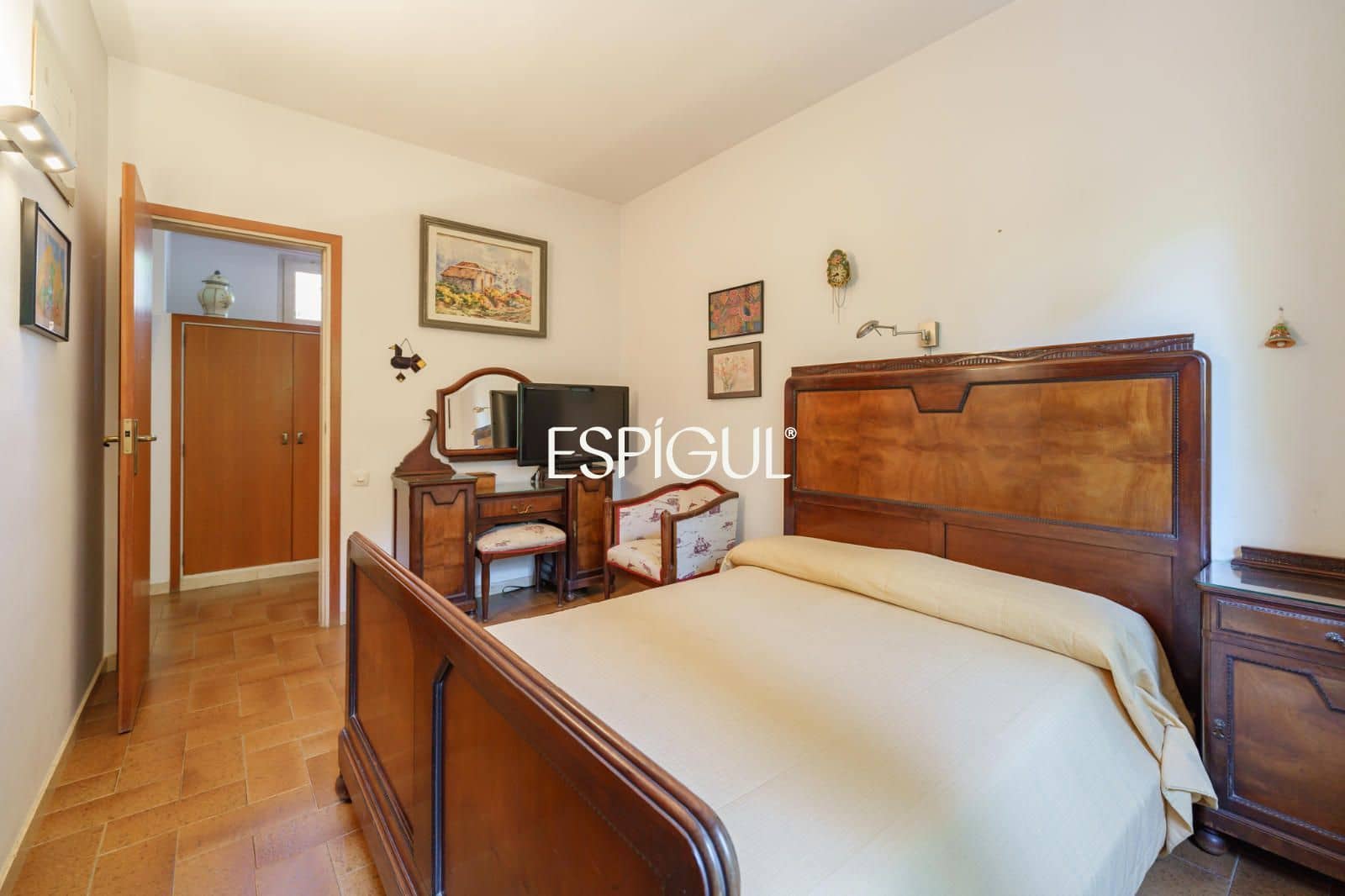 4 bedroom Villa for sale in Bellaterra with garage - € 1,050,000 (Ref: 10016125)