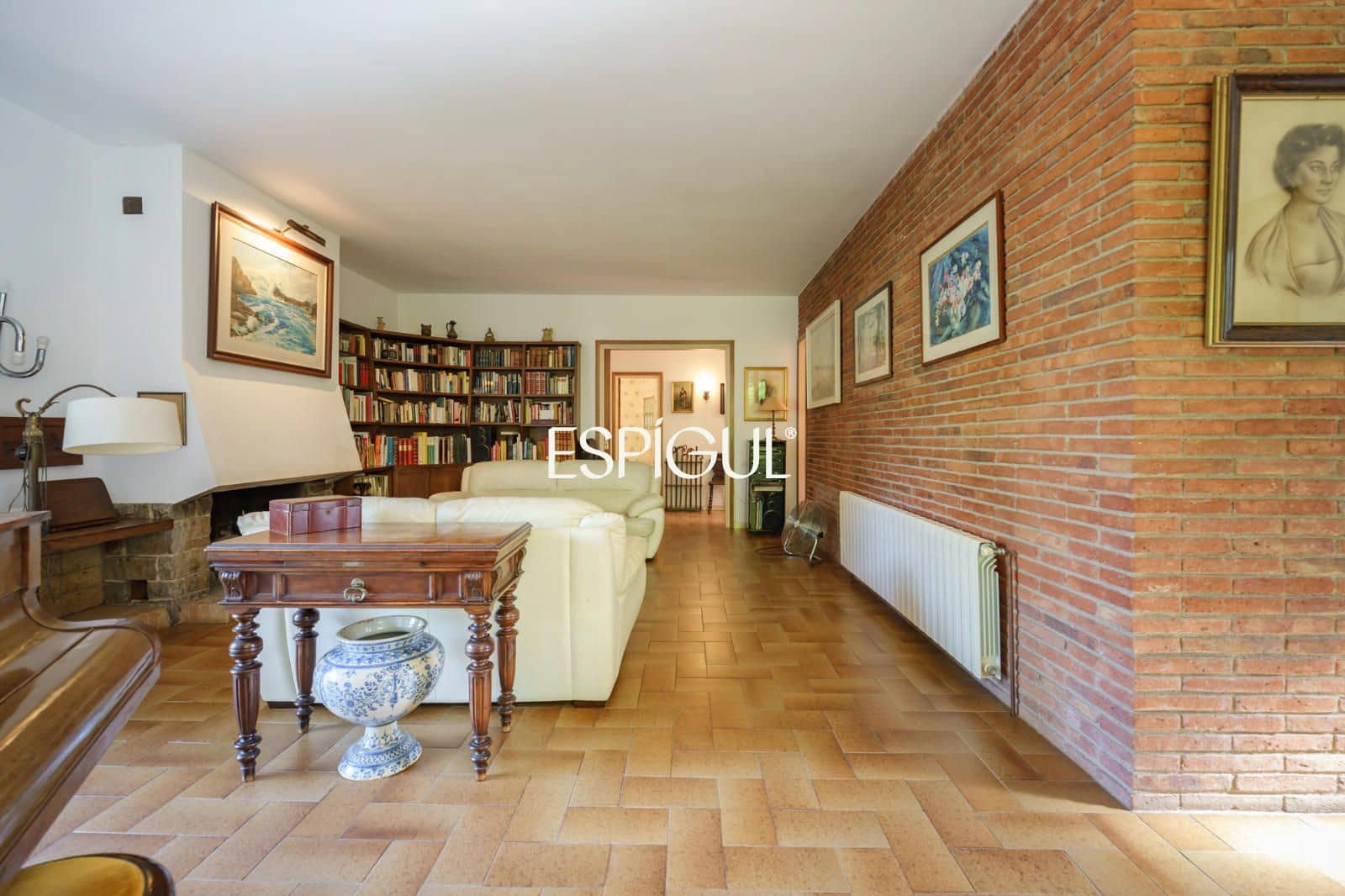 4 bedroom Villa for sale in Bellaterra with garage - € 1,050,000 (Ref: 10016125)